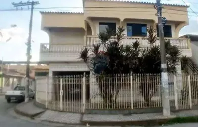 Casa com duas moradas independentes no bairro amaro lanari