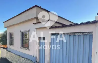 Casa com 4 quartos à venda na Rua Treze de Maio, 186, Centro, Barbacena