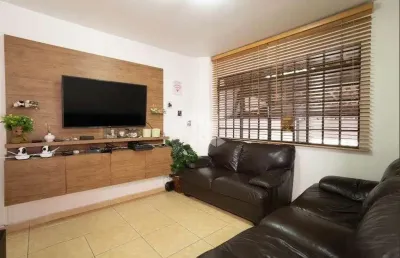 Casa com 2 quartos à venda na Rua Carlos Belmiro Correia, 194, Parque Peruche, São Paulo