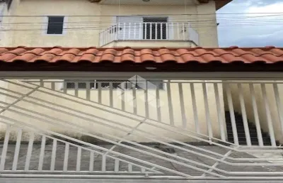 Casa na parada inglesa com 3 dormitórios e 2 vagas de garagem - próximo ao metrô