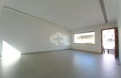 Sobrado na parada ingelsa com 3 dormitórios e 4 vagas de garagem.