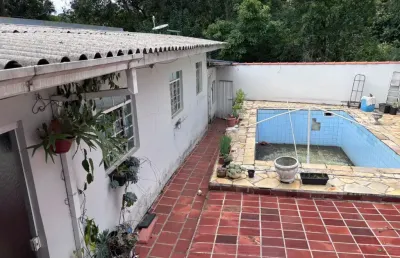 Terreno em santa felicidade rua sem saida e casa mista com piscina