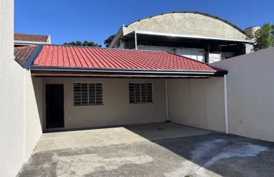 Casa térrea 2 quartos com amplo terreno  roça grande  colombo