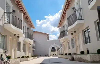 Casa em condominio  02 dormitórios 01 vaga de garagem na cidade dutra