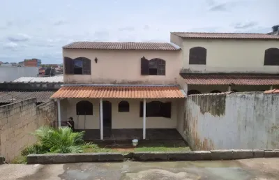 Casa 02 dormitórios 04 vagas - 200 metros da estação primavera