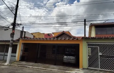 Casa com 4 quartos 02 vagas de garagem  - 400 metros da estação primavera