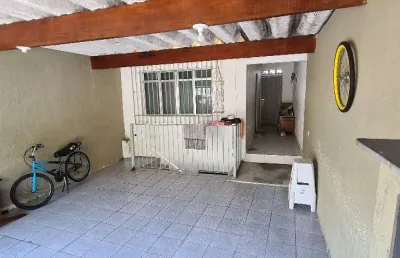 Casa 04 dormitórios 01 suíte 02 vagas de garagem  na cidade dutra