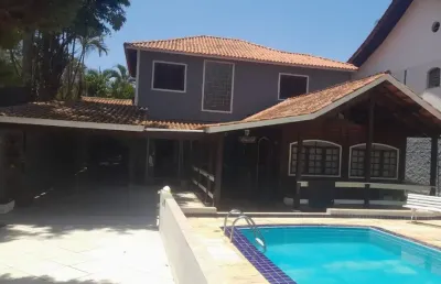 Casa 04 quartos 03 suítes 06 vagas de garagem no bolsão de interlagos