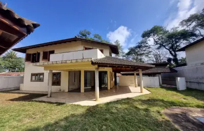 Casa com  05 quartos sendo  04 suítes 06 vagas de garagem em interalgos