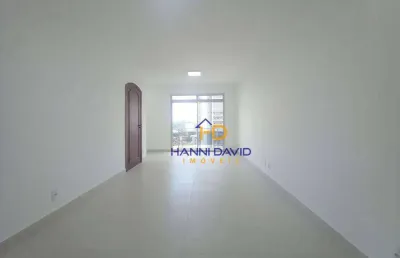 Apartamento reformado, 200m do metro vila mariana,  colégio e cursinho poliedro , colégio madre cabrini. vila mariana.