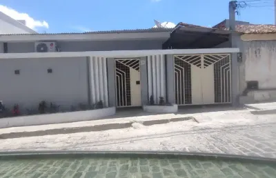 Alugo casa em serrinha 3 quantos 1 vaga ótima localização