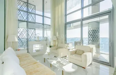 Apartamento duplex com 338.92 m², alto luxo com vista para o lago do barigui!