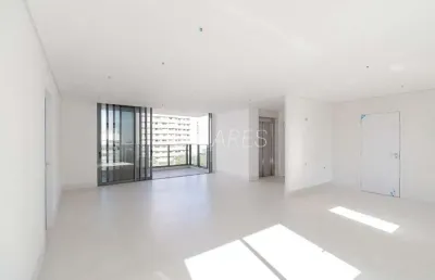 Apartamento com 146 m², 3 quartos sendo 3 suítes à venda no bairro água verde.