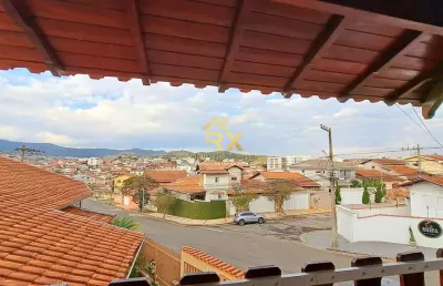 Casa com 4 quartos e quintal amplo no jardim azaléia em poços de caldas