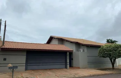 Oportunidade excepcional: ampla residência com edícula no colinos