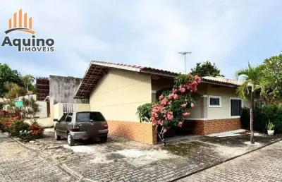 Casa em condomínio fechado com 3 quartos à venda na Rua Aurino Colares, Lagoa Redonda, Fortaleza