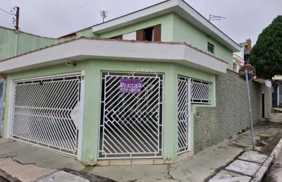 Sobrado amplo a venda na vila rio branco – 3 dorms, quintal com churrasqueira e 3 vagas!