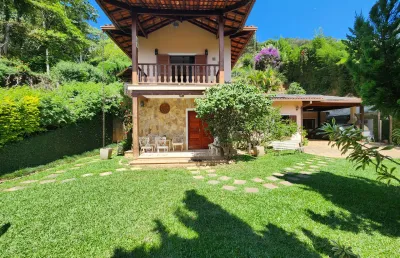 Casa imersa na natureza e refúgio perfeito de tranquilidade e sabor!