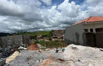 Terreno com linda vista para cidade à venda em bandeira do sul -mg