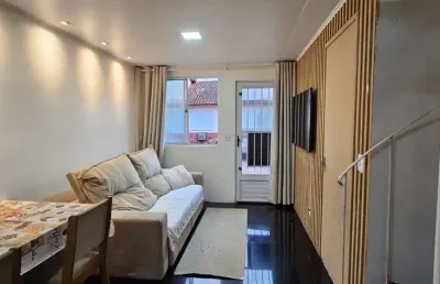 Casa em condomínio com 02 dormitórios com garagem no bairro parque santa  fé