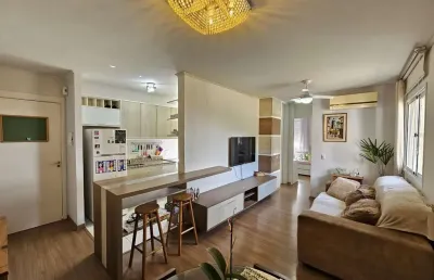 Apartamento 2 dormitórios mobiliado com vaga e elevador no alto petrópolis