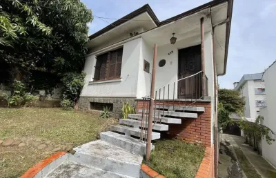 Casa com 3 dormitórios e ampla garagem bairro higienópolis