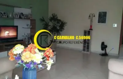 Apartamento casa 3 quartos (2 suítes), quintal e vagas de garagem.