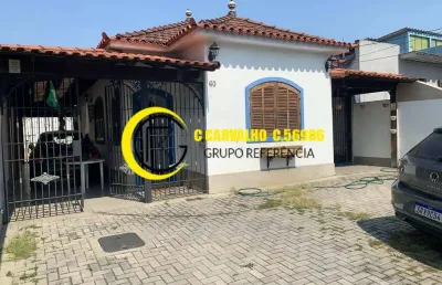 Casa em brás de pina com quintal e vagas de garagem
