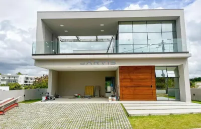 Casa com 4/4 à venda no condomínio atlantis, em garça torta.