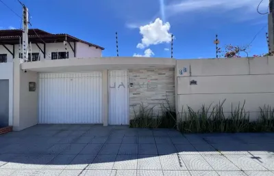 Casa com 4/4 à venda no bairro do feitosa - r$ 700.000,00