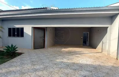 Casa na região leste com 3 dormitórios sendo 1 suíte