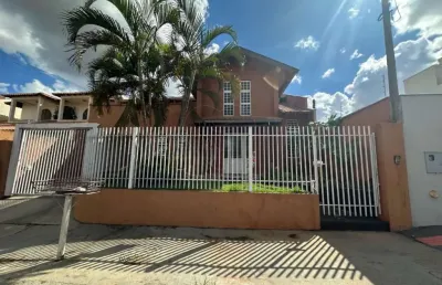 Casa à venda no bairro coliseu com 3 quartos, sendo 1 suíte - região norte de londrina