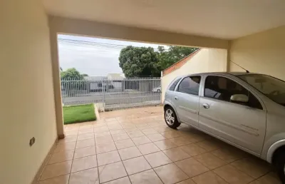 Casa ampla com 3 dormitórios 1 suíte à venda próxima à avenida robert koch