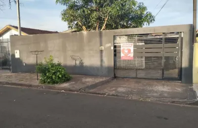 Casa à venda com 3 salas, área gourmet próximo da avenida saul elkind