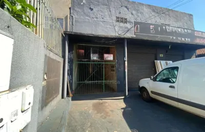 Casa para locação com 3 quartos, próximo ao autódromo no coliseu, região norte