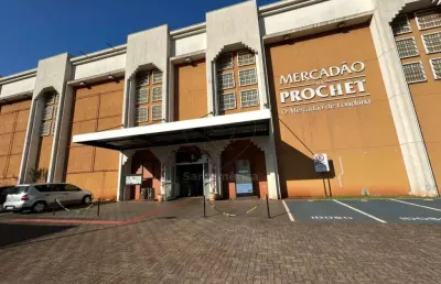 Loja comercial no mercadão da prochet, próximo do lago igapó