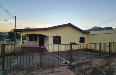 Casa para venda e locação com 2 quartos e vaga de garagem, região norte