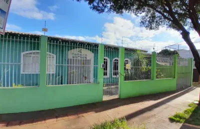 Casa comercial disponível para locação na avenida santos dumont