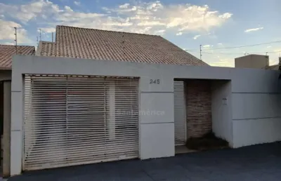 Casa para alugar na região oeste com 3 quartos e churrasqueira