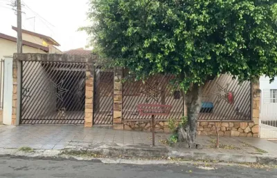 Casa a venda com 3 quartos com edícula, próxima a avenida saul elkind