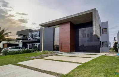 Casa em condomínio fechado com 4 quartos à venda no condomínio riviera xangri-lá, xangri-lá  por r$ 2.299.000