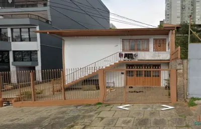 Casa com 6 quartos à venda no madureira, caxias do sul  por r$ 800.000