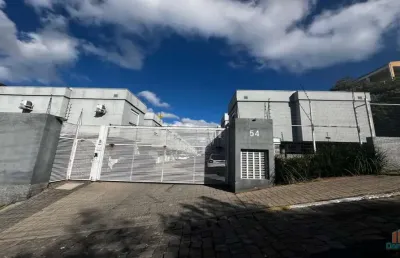 Casa em condomínio fechado com 2 quartos para alugar no esplanada, caxias do sul  por r$ 1.900