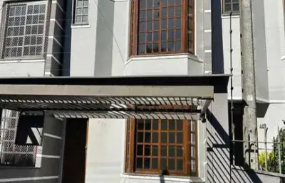 Casa com 3 quartos à venda na nossa senhora da saúde, caxias do sul  por r$ 880.000