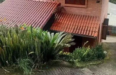 Casa com 5 quartos à venda no santa corona, caxias do sul  por r$ 680.000
