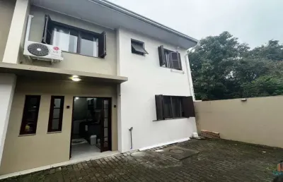 Casa em condomínio fechado com 2 quartos para alugar no salgado filho, caxias do sul  por r$ 1.900