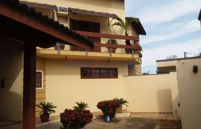 Casa com 4 quartos à venda na avenida lauro de carvalho, 392, centro, monte alegre do sul, 537 m2 por r$ 2.300.000