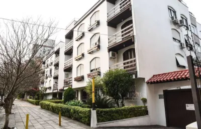 Apartamento estilo garden, semimobiliado, com 68 m²