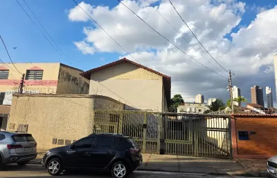 Oportunidade de investimento — 3 sobrados em localização privilegiada