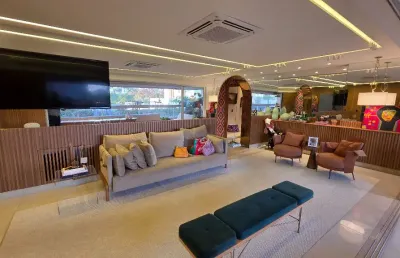 Luxuoso apartamento com 4 suítes, 3 vagas, varanda e escritório!
